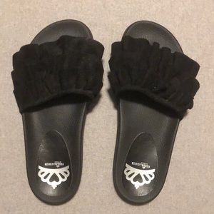 Womens Black Ruffle Slides